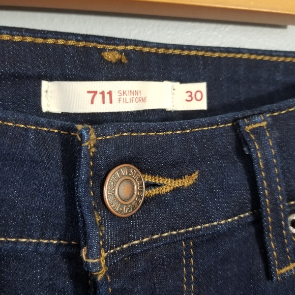 Levi's 711 Dark Wash Skinny Jeans Size 30 - Picture 3 of 12